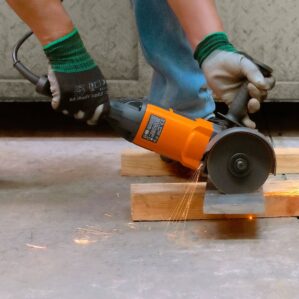 Esmeriladora angular 4-1/2